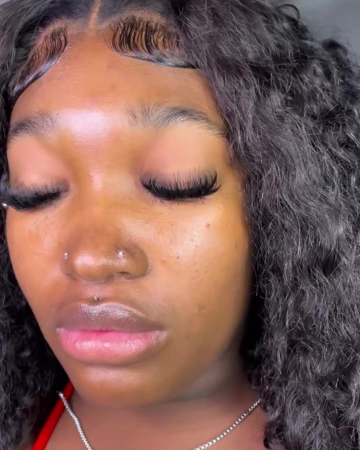 Close-up of a curled lash set